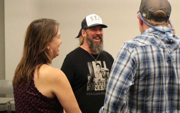struggling teens family seminar after outdoor course